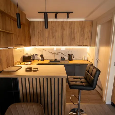 アパート Aqua Lux