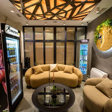 Aqua Lux アパート