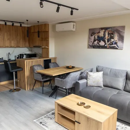 Aqua Lux アパート