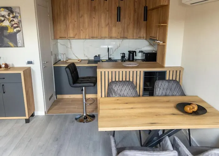 Aqua Lux 브르사츠